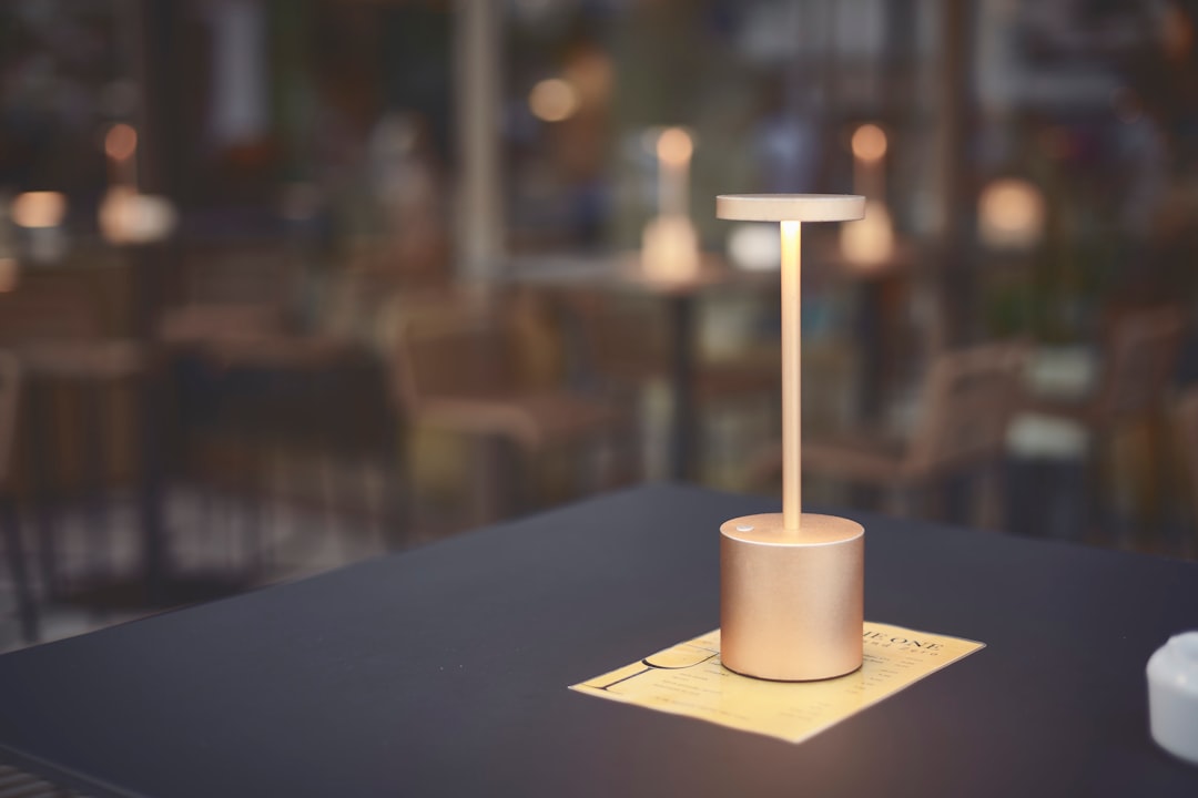 Photo cordless lamp